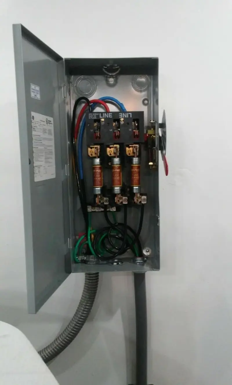 Three-phase disconnect switch installed for Smoke Detector Installation in Portville